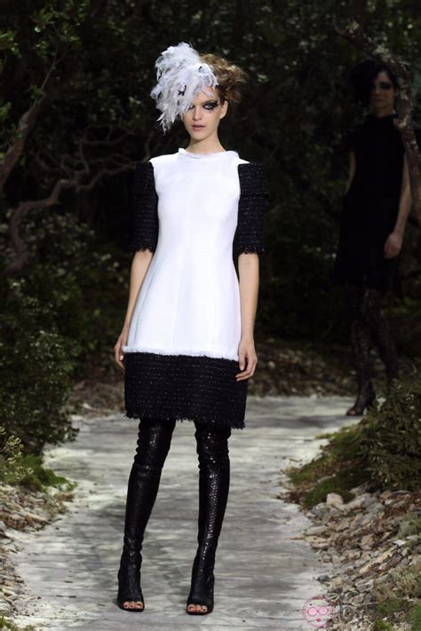 vestido chanel blanco y negro